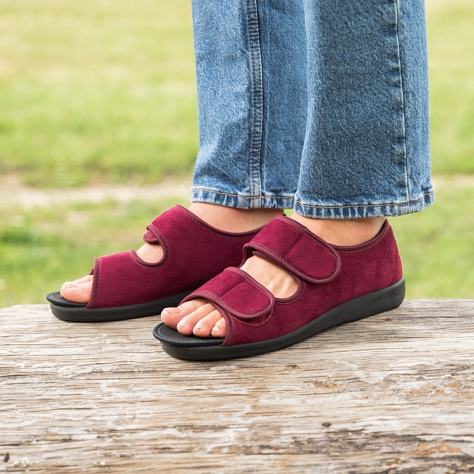 Gesundheitliche Verbandschuhe offen rot