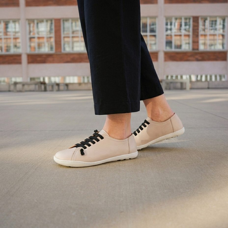Damen Leder-Barfuß-Sneaker mit Gummizug Onyx, beige
