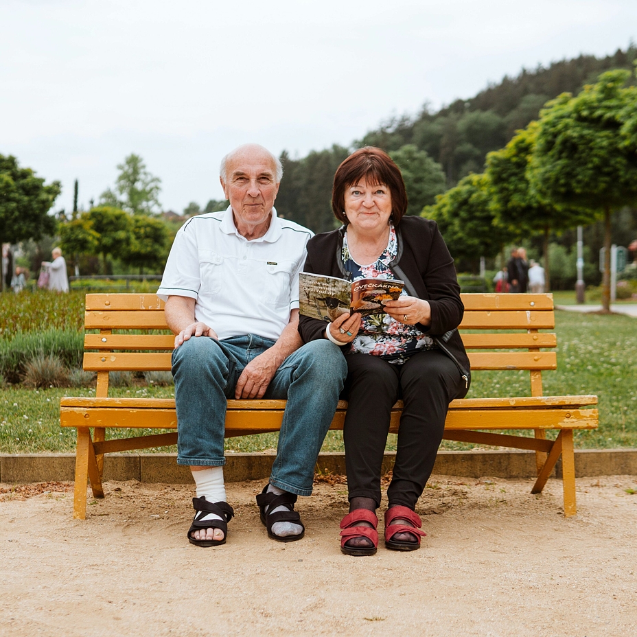 Gesundheitliche Verbandschuhe offen rot