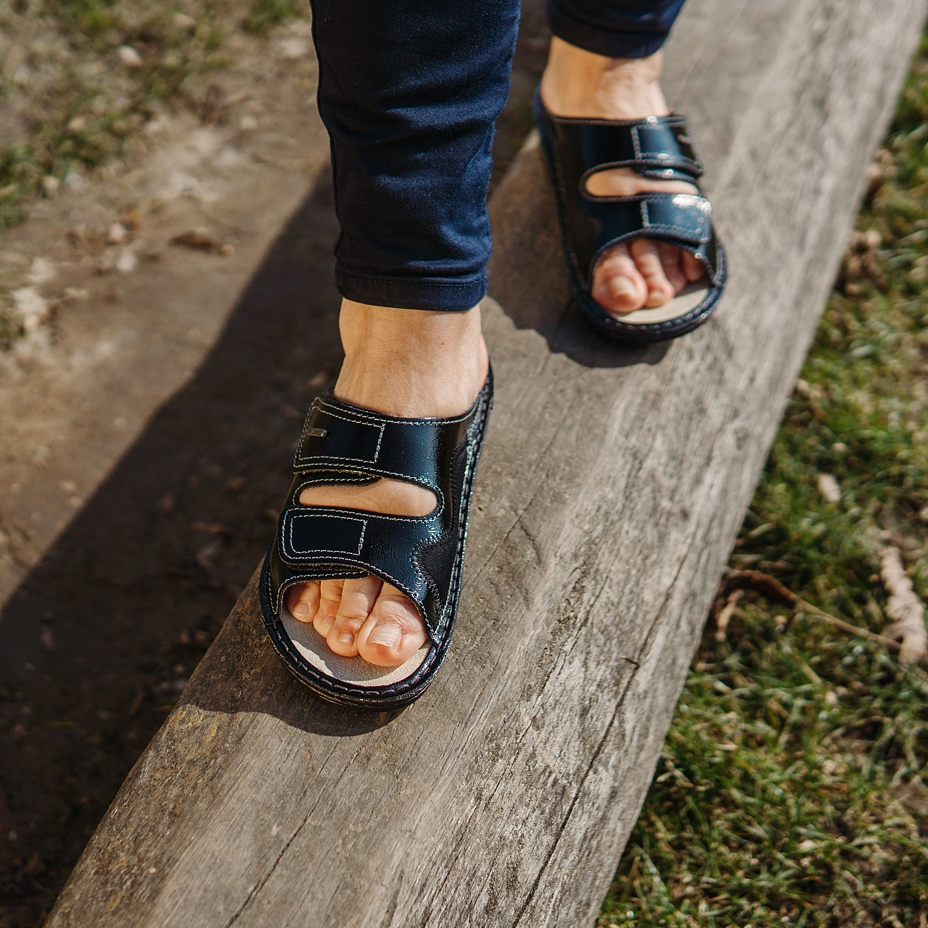 Anatomische Pantoletten aus Leder für Hallux für Damen Eva schwarz